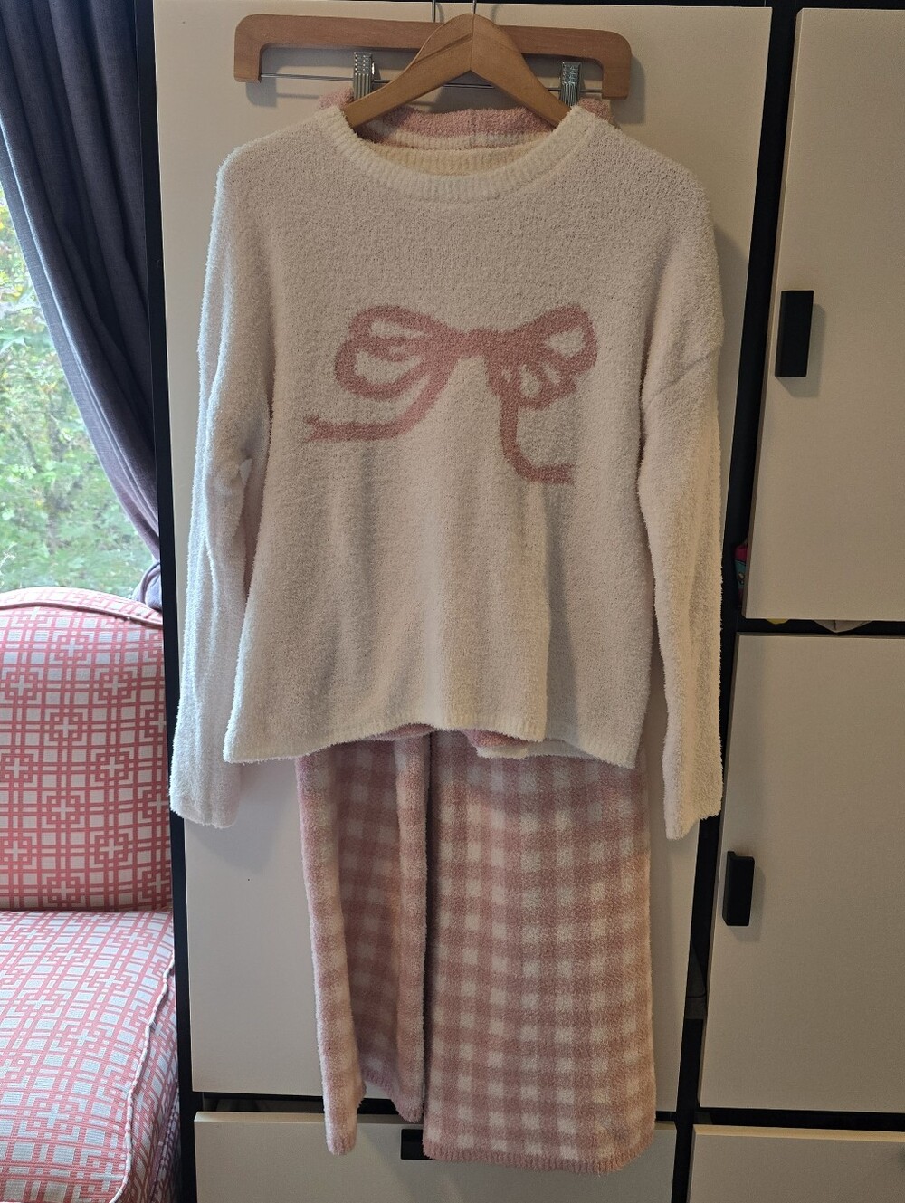 Plush Cream & Pink Kids Two-Piece Pajama Set with Bow Motif